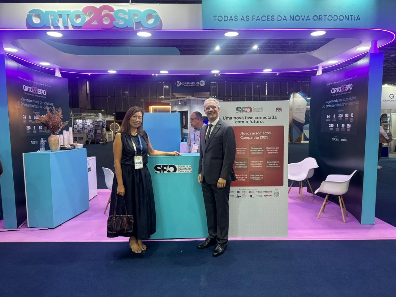 Soo Young Kim Weffort, presidente da SPO, e Julio Gurgel, presidente do Orto26-SPO, no Congresso Internacional de Ortodontia.